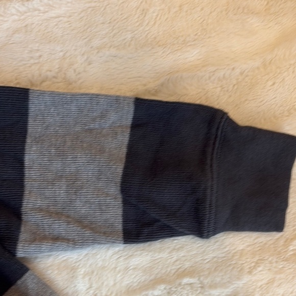 GAP kids Black and Gray Striped Sweater - brand new - Picture 7 of 7